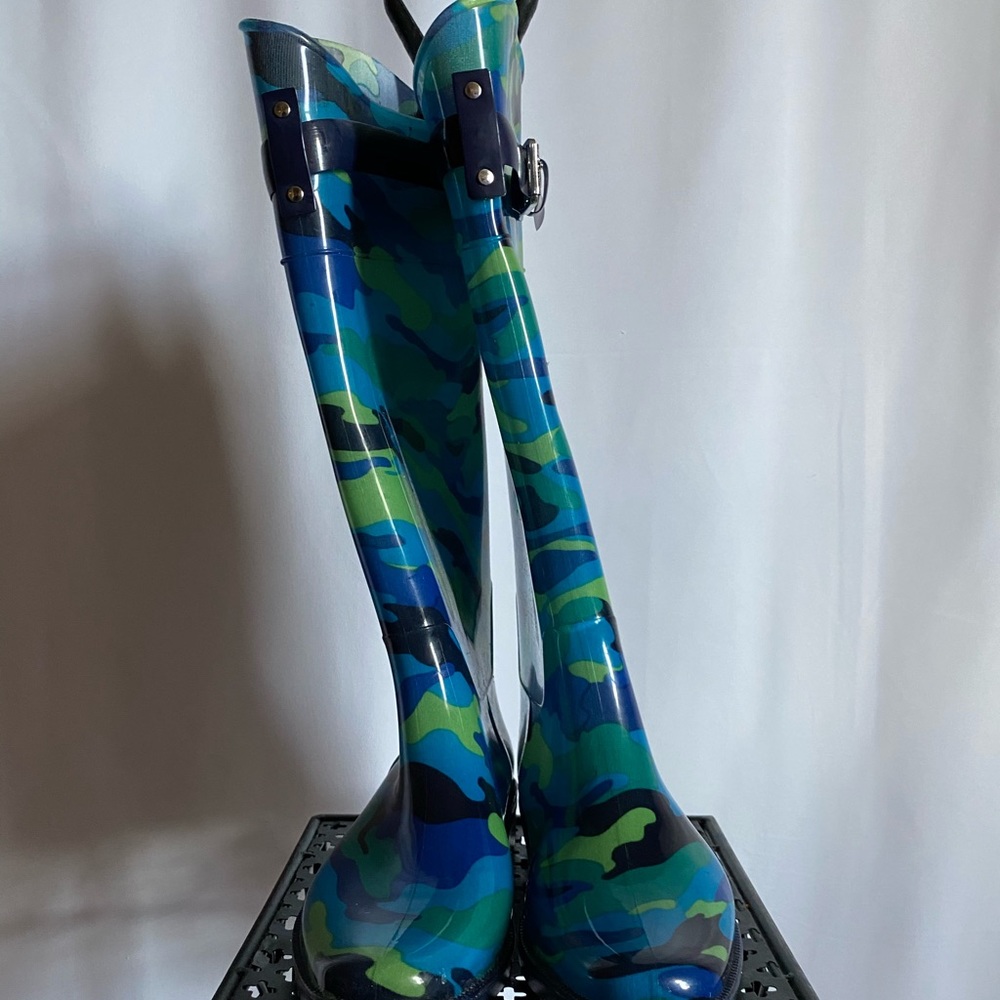 Lauren by RL Rossalyn ll rainboots